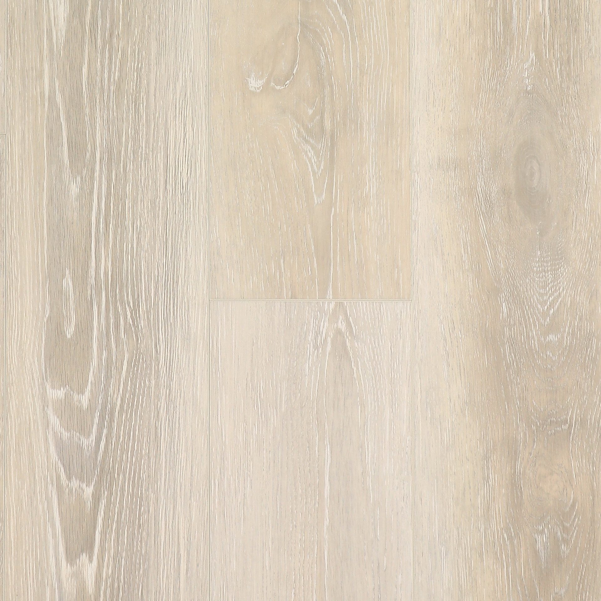 Коммерческий пол в шоуруме с мебелью