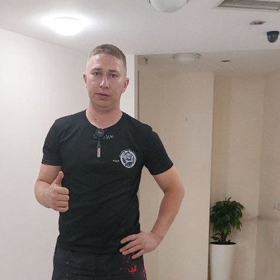 Риналь — мастер по укладке полов в Казани